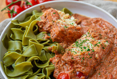Thumbnail for Lachs aus dem Ofen – in cremiger Tomatensoße